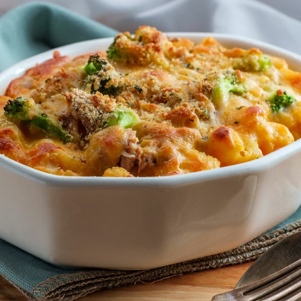Creamy Broccoli And Cheese Pasta Bake